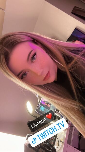 Full leaked Dizzykitten page private onlyfans photo