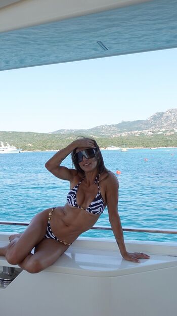 Full leaked Elisabetta canalis private onlyfans photo