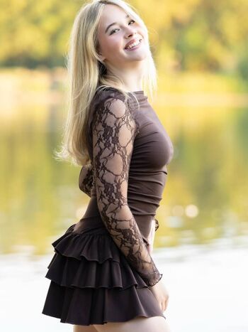 Full leaked Elise rae page private onlyfans photo