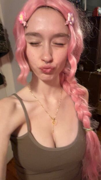 Full leaked Ellesasmrr private onlyfans photo