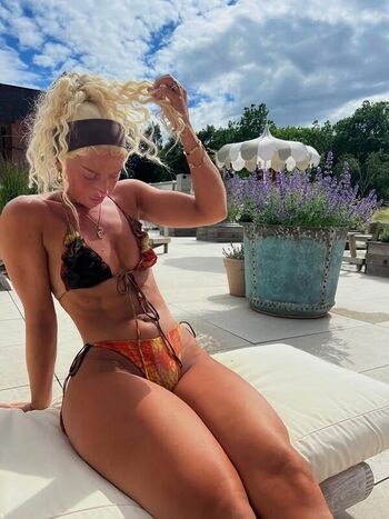 Full leaked Elliemaejohnson page private onlyfans photo