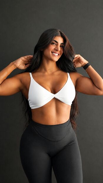 Full leaked Elmaysah page private onlyfans photo