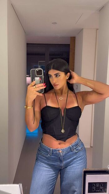 Full leaked Elmaysah page private onlyfans photo