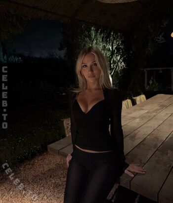 Full leaked Ema louise private onlyfans photo