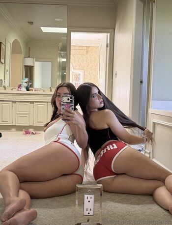 Full leaked Emarr b  page private onlyfans photo