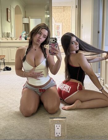 Full leaked Emarr b  page private onlyfans photo