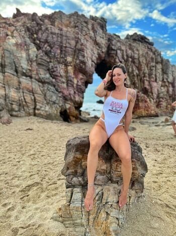 Full leaked Embarquenasmilhas page private onlyfans photo