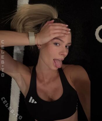 Full leaked Emilia bte page private onlyfans photo