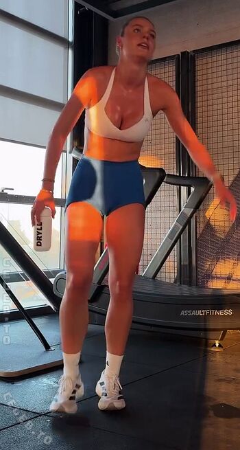 Full leaked Emilia bte page private onlyfans photo