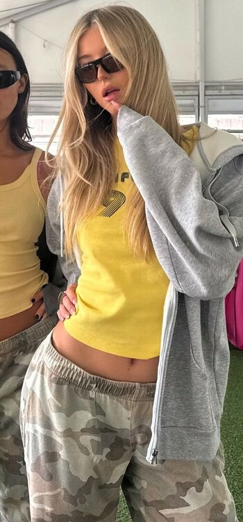 Full leaked Emily dobson private onlyfans photo