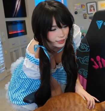 Full leaked Emiru  page private onlyfans photo