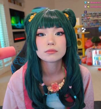 Full leaked Emiru page private onlyfans photo
