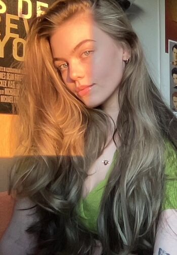 Full leaked Emma beardsley page private onlyfans photo