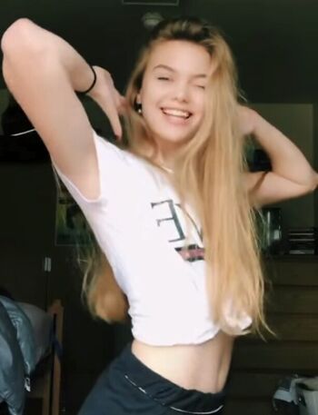 Full leaked Emma beardsley page private onlyfans photo