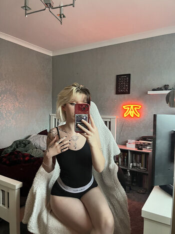 Full leaked Emzeeni page private onlyfans photo
