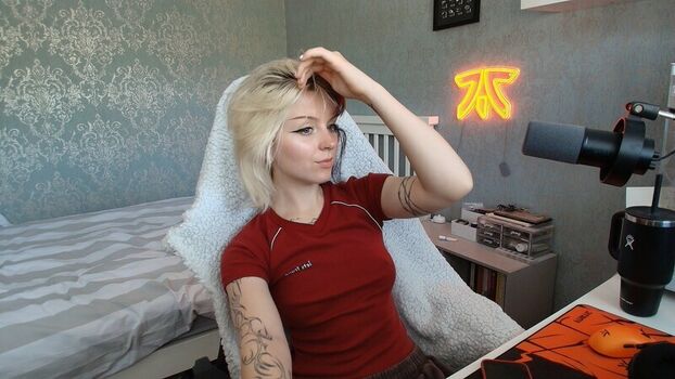 Full leaked Emzeeni page private onlyfans photo