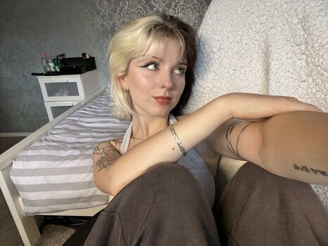 Full leaked Emzeeni private onlyfans photo