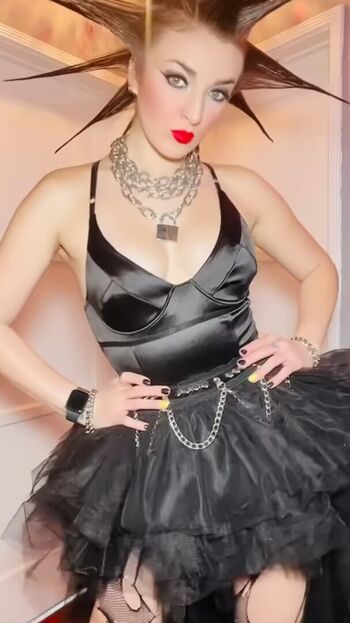 Full leaked Erinmicklow private onlyfans photo