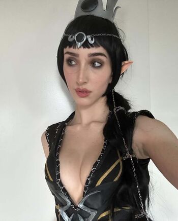 Estella Graves