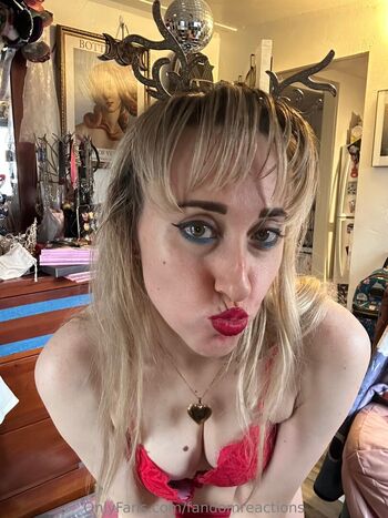 Full leaked Fandomreactions page private onlyfans photo