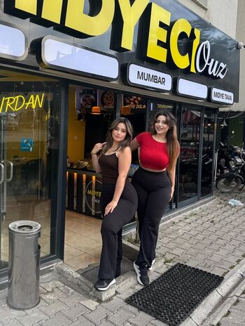 Full leaked Fatmaakonca private onlyfans photo