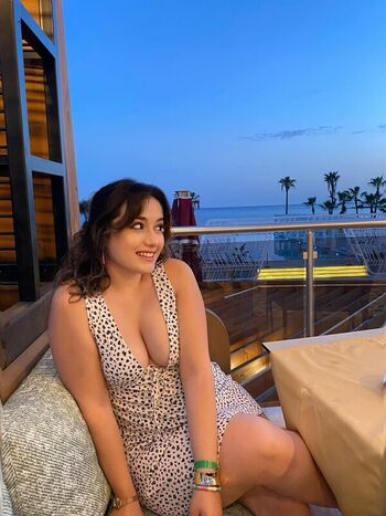 Full leaked Fatmaakonca private onlyfans photo