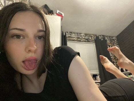 Full leaked Feet up private onlyfans photo