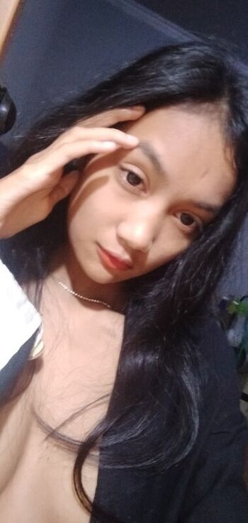 Full leaked Flomoroll private onlyfans photo
