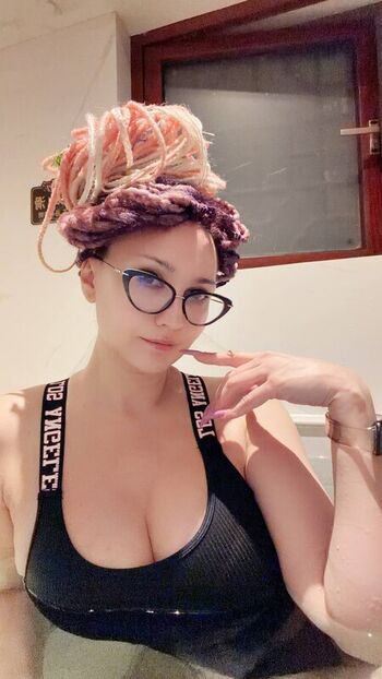 Full leaked Gliese private onlyfans photo