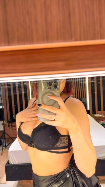 Full leaked Gothravensz private onlyfans photo