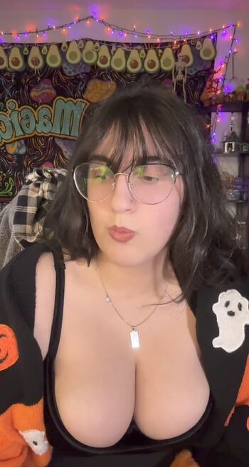 Full leaked Haileyavocad private onlyfans photo