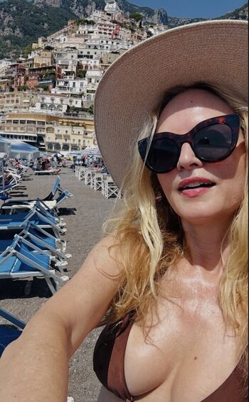 Full leaked Heather graham page private onlyfans photo