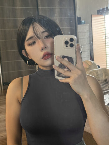 Full leaked Hongbin page private onlyfans photo