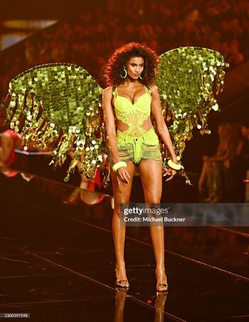 Full leaked Imaan hammam private onlyfans photo