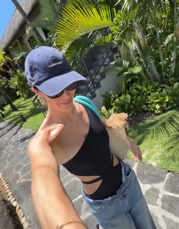 Full leaked Iris mittenaere  page private onlyfans photo