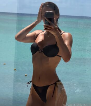 Full leaked Iris mittenaere  page private onlyfans photo