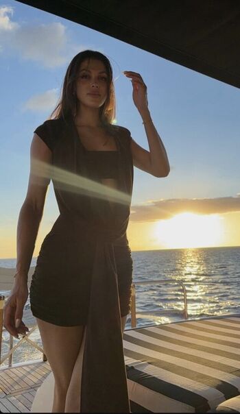 Full leaked Iris mittenaere  page private onlyfans photo