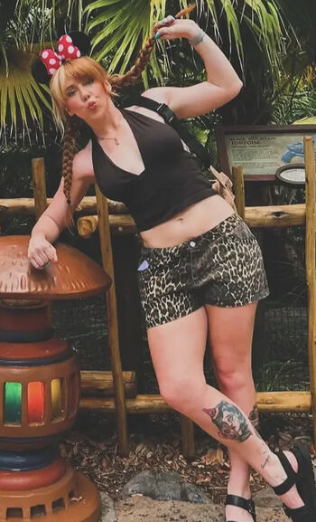 Full leaked Isla dawn page private onlyfans photo