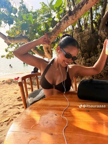 Full leaked Itsauraaaa private onlyfans photo