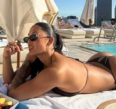 Full leaked Izzyflannery private onlyfans photo