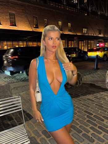 Full leaked Izzytaffs page private onlyfans photo