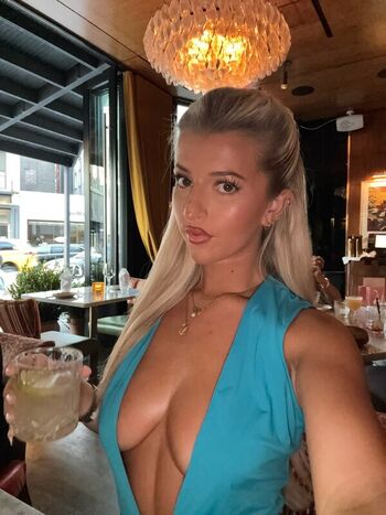 Full leaked Izzytaffs page private onlyfans photo