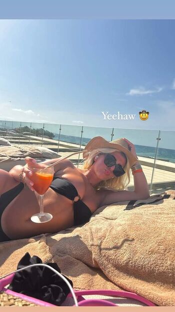 Full leaked Izzytaffs page private onlyfans photo