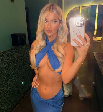 Full leaked Izzytaffs private onlyfans photo