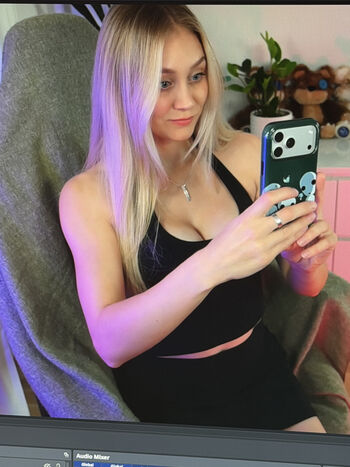 Full leaked Kandyland private onlyfans photo