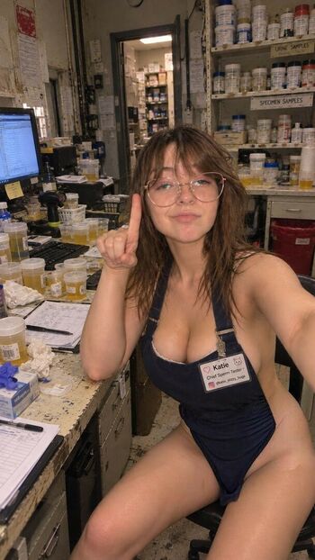 Full leaked Katie elizzy bugs page private onlyfans photo
