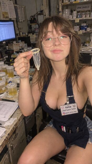 Full leaked Katie elizzy bugs page private onlyfans photo