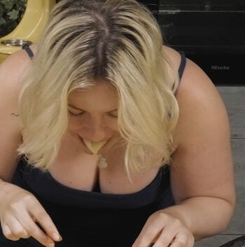 Full leaked Kel page private onlyfans photo