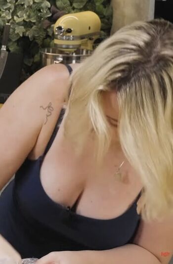 Full leaked Kel page private onlyfans photo