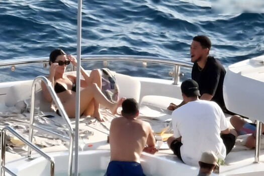 Full leaked Kendall jenner  page private onlyfans photo